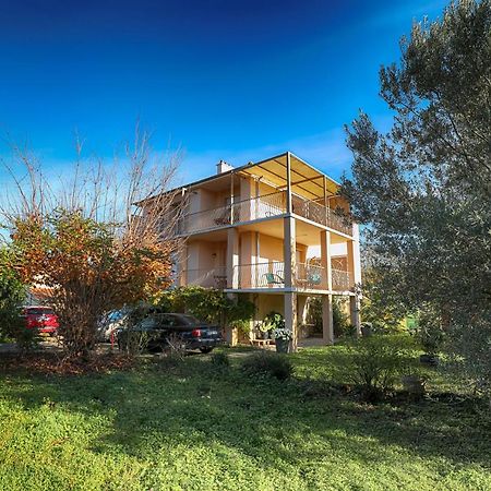 Condrieu Comme A La Maison กงดรีเยอ ภายนอก รูปภาพ