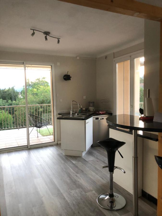 Condrieu Comme A La Maison กงดรีเยอ ภายนอก รูปภาพ